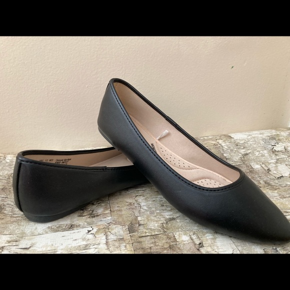 NEW “SO” Flats Black Size 10